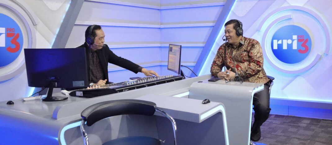Ketua KY Abdul Chair Ramadhan dalam dialog interaktif RRI Pro3 (Foto: Dok Komisi Yudisial)
