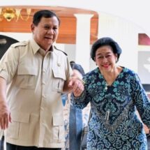 Presiden Prabowo: Waktu Saya Nggak Berkuasa, Ibu Megawati Bantu di Bidang Ekonomi