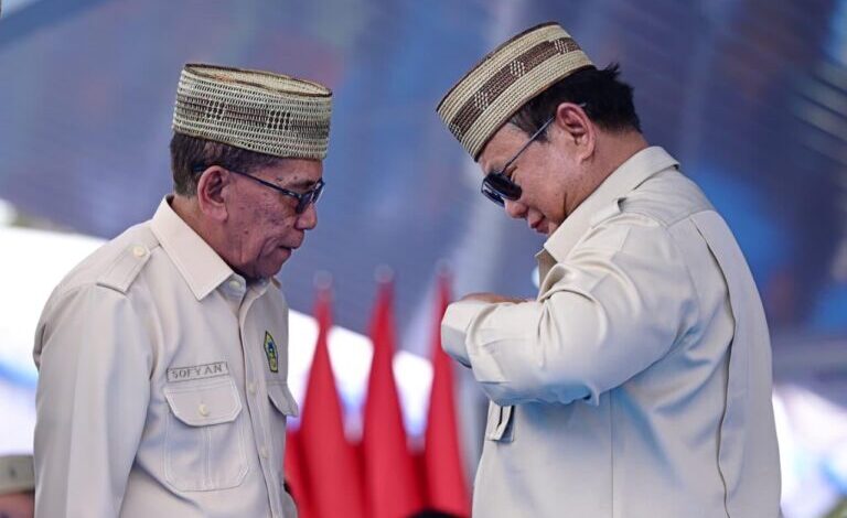 Presiden Prabowo Terima Lencana Emas Adi Bhakti Tani Nelayan Maha Utama dari KTNA Nasional