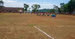 Lapangan Waning usai diperbaiki. 