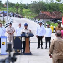 Presiden Prabowo: Jalan yang Baik Kunci Turunkan Biaya Logistik dan Perkuat Ketahanan Nasional