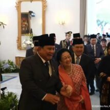 Momen Prabowo dan Megawati Gandengan Tangan di Hari Lahir Pancasila