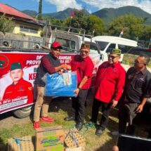 Tempuh 4,5 Jam Jalur Pegunungan, PDIP Sumsel Antar Bantuan ke Korban Gempa NTT