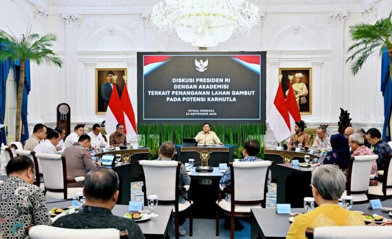Presiden Prabowo Bahas Pengelolaan Gambut dan Penanganan Karhutla Bersama Akademisi