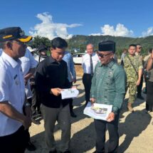Tinjau Huntara di Tapsel, Wapres Gibran Pastikan Pembangunan Huntap Dimulai Bulan Ini