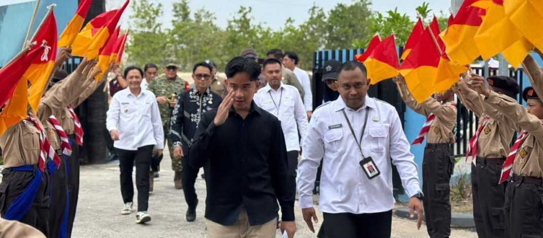 Tinjau Fasilitas Pendidikan di Tengah Situasi Karhutla, Wapres Gibran Pastikan Keselamatan dan Kesehatan Siswa Jadi Prioritas