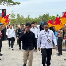 Tinjau Fasilitas Pendidikan di Tengah Situasi Karhutla, Wapres Gibran Pastikan Keselamatan dan Kesehatan Siswa Jadi Prioritas