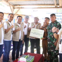 Peduli Gempa NTT, PT Pegadaian Salurkan Bantuan Logistik dan Komitmen Renovasi SDN 1 Reo