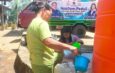 Eva Rataba Bagikan Air Bersih Gratis kepada Warga Tana Toraja