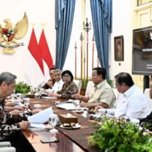 Terima Luhut dan Jajaran DEN, Presiden Prabowo Bahas Risiko Ekonomi hingga Ketahanan Pangan