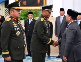 Presiden Prabowo Lantik Jenderal Tandyo Budi Revita Jadi KSAD di Istana Negara