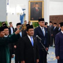 Presiden Prabowo Lantik 10 Menteri dan Wamen Baru Kabinet Merah Putih di Istana Negara