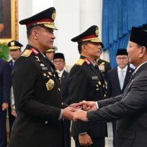 Presiden Prabowo Lantik Komjen Suyudi Ario Seto sebagai Kapolri dan Komjen Wahyu Hadiningrat sebagai Wakapolri