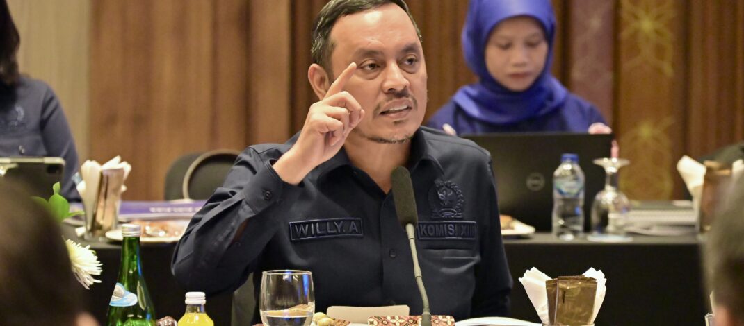 Dampak Karhutla Jadi Isu HAM, Ketua Komisi XIII DPR RI Willy Aditya Minta Titik Api Diperiksa