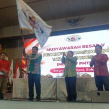 Mayjend TNI (Purn.) Yulius Selvanus Terpilih Lagi Jadi Ketum Perhimpunan Masyarakat Toraja Indonesia Periode 2026-2031